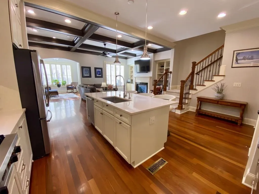 706 Creekgarden Court, Atlanta, Georgia 30339, 3 Bedrooms Bedrooms, ,3 BathroomsBathrooms,Residential,Sold,706 Creekgarden Court,6964174