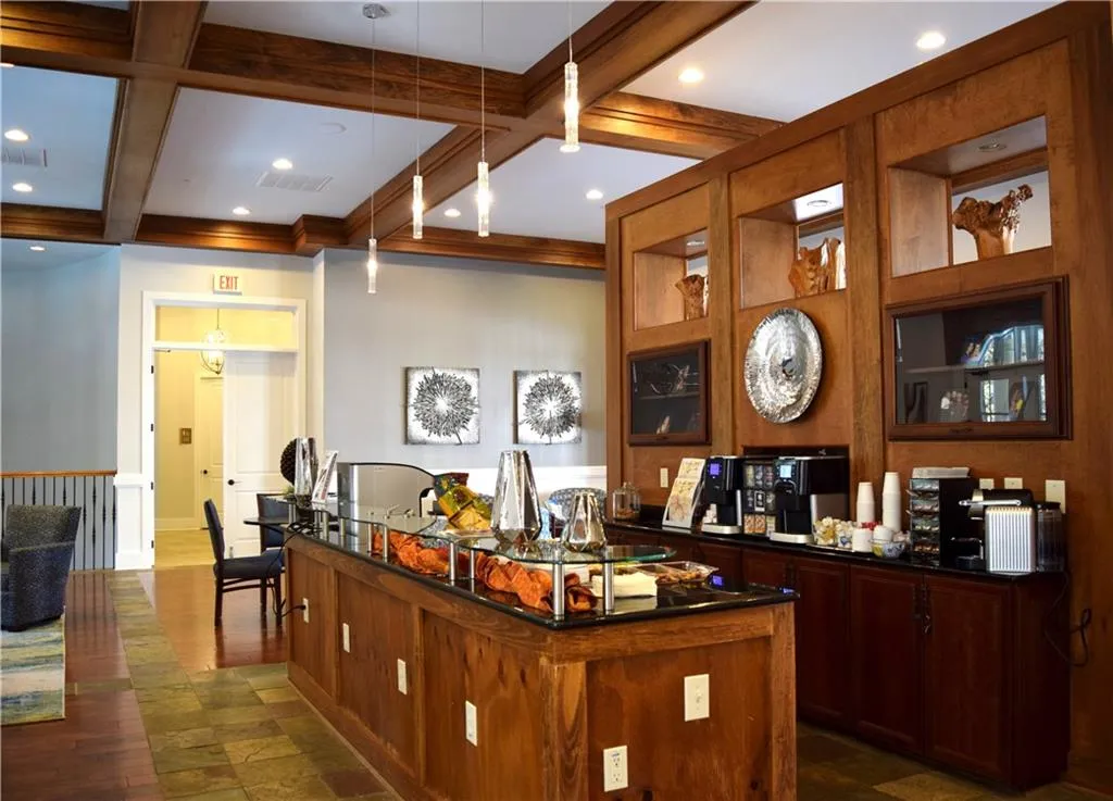 706 Creekgarden Court, Atlanta, Georgia 30339, 3 Bedrooms Bedrooms, ,3 BathroomsBathrooms,Residential,Sold,706 Creekgarden Court,6964174