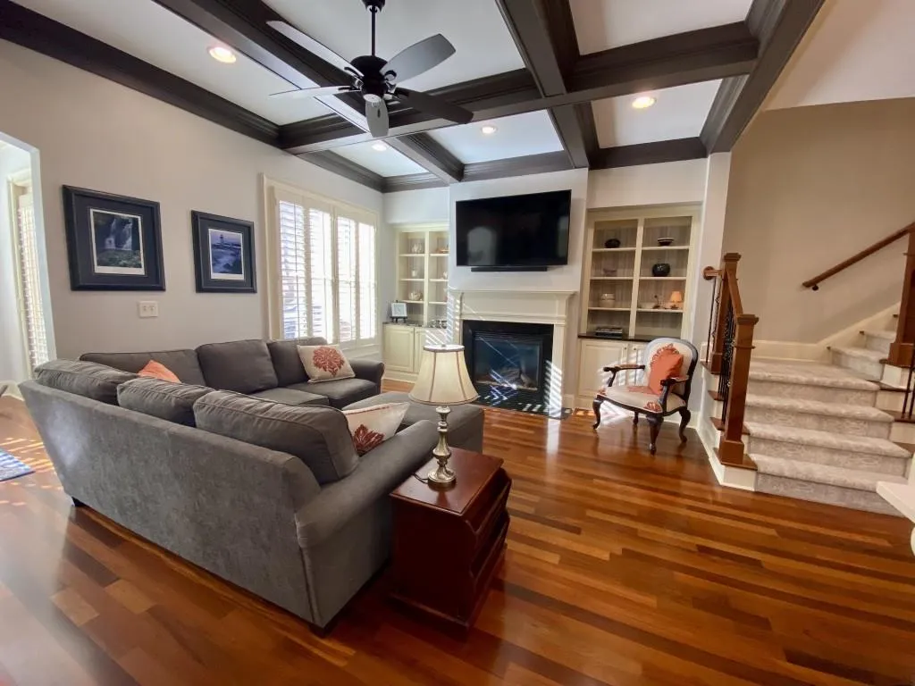 706 Creekgarden Court, Atlanta, Georgia 30339, 3 Bedrooms Bedrooms, ,3 BathroomsBathrooms,Residential,Sold,706 Creekgarden Court,6964174