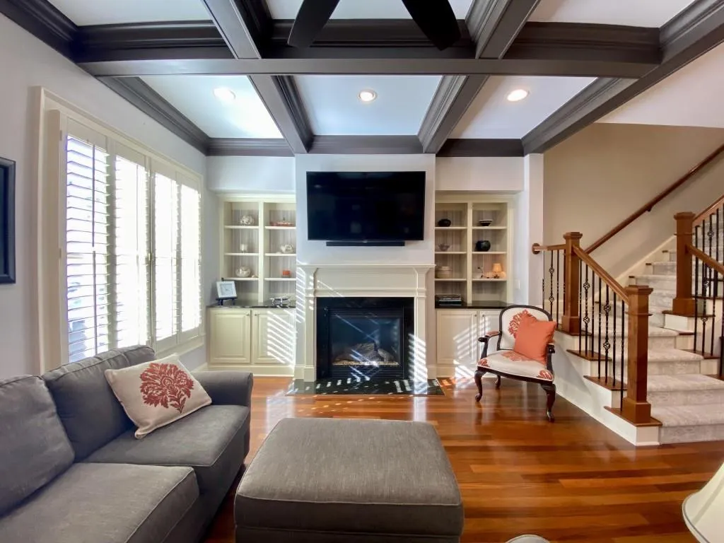 706 Creekgarden Court, Atlanta, Georgia 30339, 3 Bedrooms Bedrooms, ,3 BathroomsBathrooms,Residential,Sold,706 Creekgarden Court,6964174