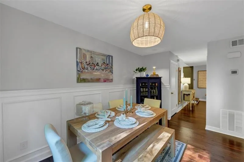 2 Arpege Way Nw, Atlanta, Georgia 30327, 2 Bedrooms Bedrooms, ,2 BathroomsBathrooms,Residential,For Sale,2 Arpege Way Nw,7638633