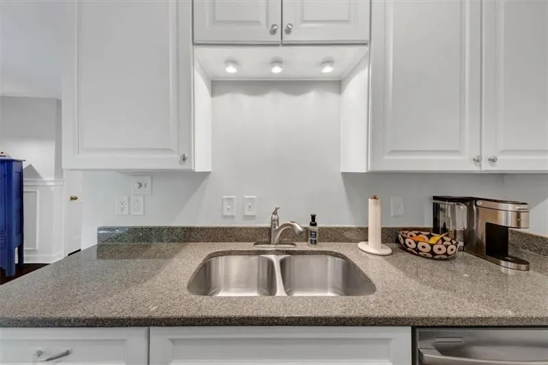 2 Arpege Way Nw, Atlanta, Georgia 30327, 2 Bedrooms Bedrooms, ,2 BathroomsBathrooms,Residential,For Sale,2 Arpege Way Nw,7638633