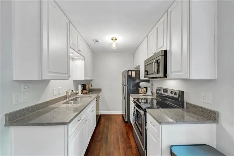 2 Arpege Way Nw, Atlanta, Georgia 30327, 2 Bedrooms Bedrooms, ,2 BathroomsBathrooms,Residential,For Sale,2 Arpege Way Nw,7638633
