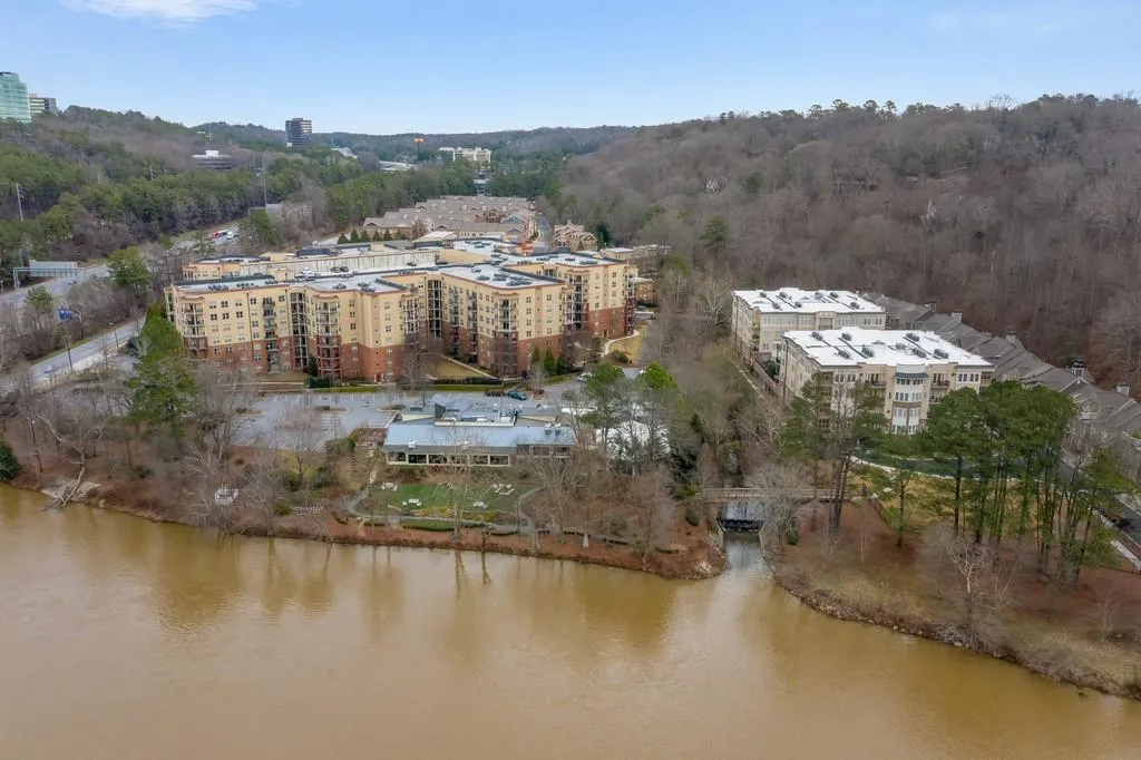 200 River Vista Drive Unit 307, Atlanta, Georgia 30339, 2 Bedrooms Bedrooms, ,2 BathroomsBathrooms,Residential,Sold,200 River Vista Drive Unit 307,6667504