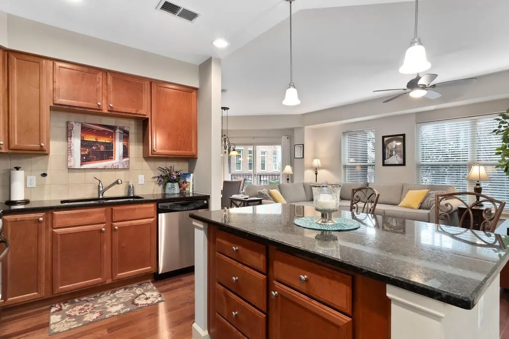 200 River Vista Drive Unit 307, Atlanta, Georgia 30339, 2 Bedrooms Bedrooms, ,2 BathroomsBathrooms,Residential,Sold,200 River Vista Drive Unit 307,6667504