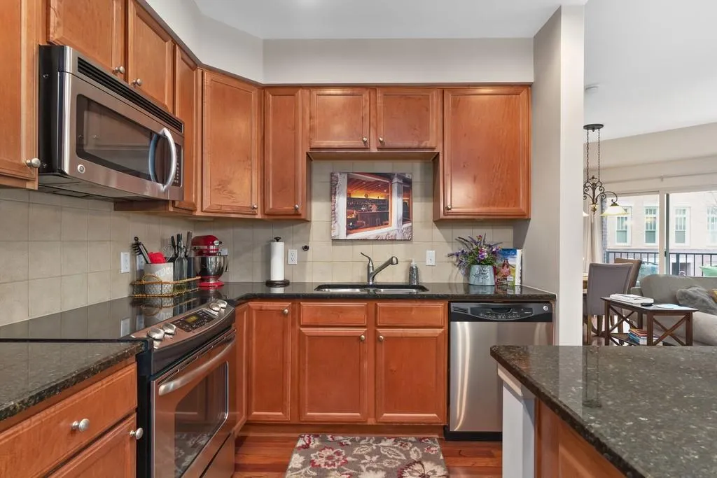 200 River Vista Drive Unit 307, Atlanta, Georgia 30339, 2 Bedrooms Bedrooms, ,2 BathroomsBathrooms,Residential,Sold,200 River Vista Drive Unit 307,6667504