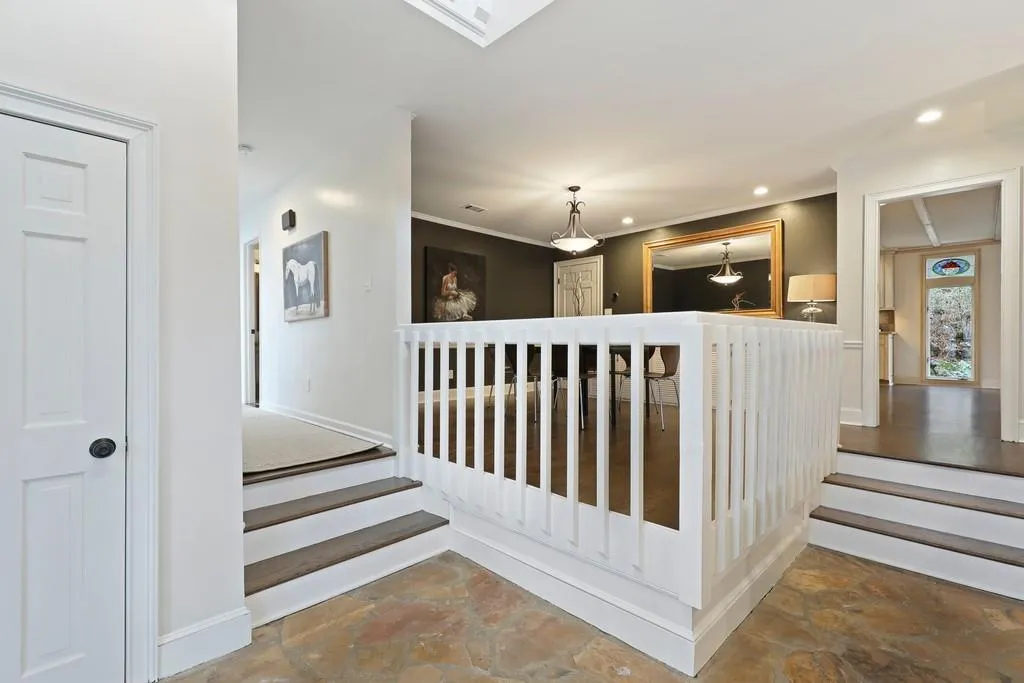 9660 Huntcliff Trace Ne, Sandy Springs, Georgia 30350, 4 Bedrooms Bedrooms, ,2 BathroomsBathrooms,Residential,Sold,9660 Huntcliff Trace Ne,6860166