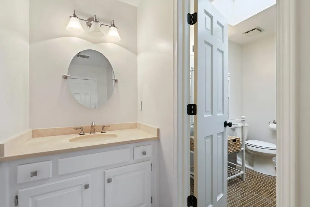 9660 Huntcliff Trace Ne, Sandy Springs, Georgia 30350, 4 Bedrooms Bedrooms, ,2 BathroomsBathrooms,Residential,Sold,9660 Huntcliff Trace Ne,6860166