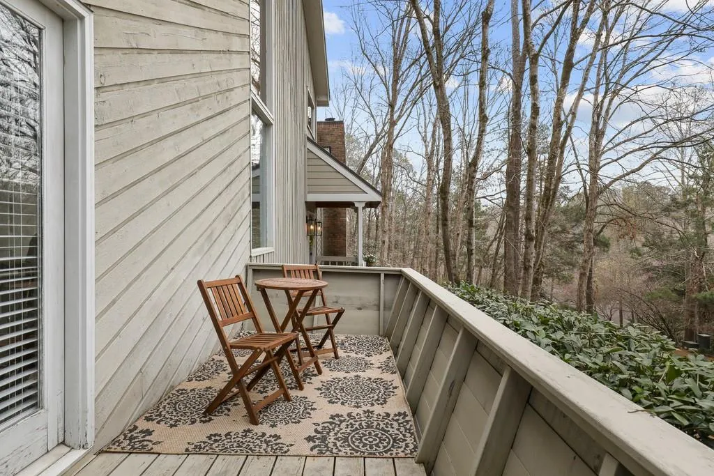 9660 Huntcliff Trace Ne, Sandy Springs, Georgia 30350, 4 Bedrooms Bedrooms, ,2 BathroomsBathrooms,Residential,Sold,9660 Huntcliff Trace Ne,6860166