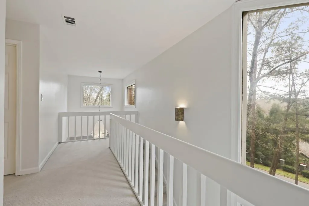 9660 Huntcliff Trace Ne, Sandy Springs, Georgia 30350, 4 Bedrooms Bedrooms, ,2 BathroomsBathrooms,Residential,Sold,9660 Huntcliff Trace Ne,6860166