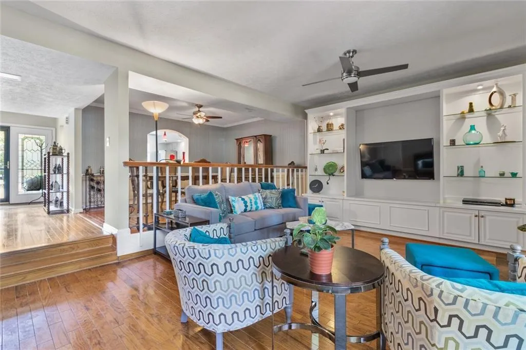 120 Goldrush Circle, Sandy Springs, Georgia 30328, 3 Bedrooms Bedrooms, ,2 BathroomsBathrooms,Residential,Sold,120 Goldrush Circle,7079320