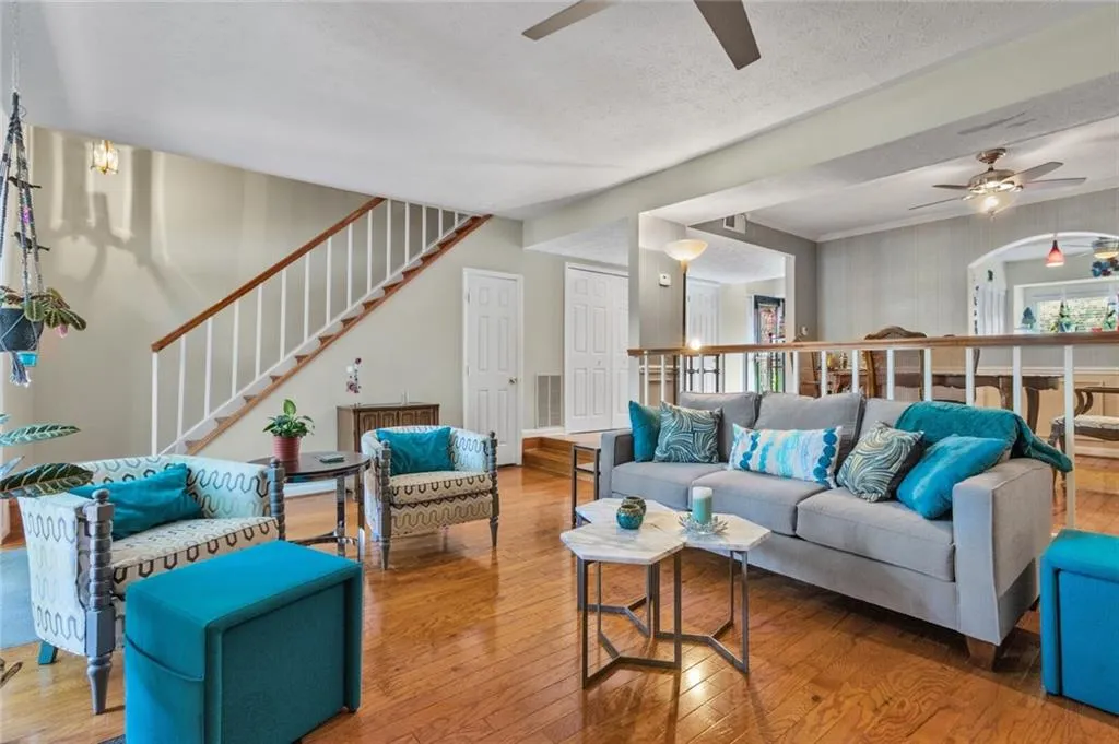 120 Goldrush Circle, Sandy Springs, Georgia 30328, 3 Bedrooms Bedrooms, ,2 BathroomsBathrooms,Residential,Sold,120 Goldrush Circle,7079320