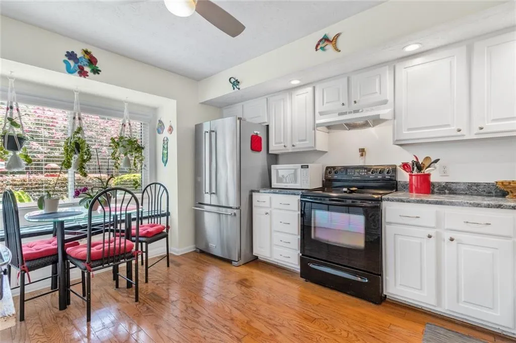 120 Goldrush Circle, Sandy Springs, Georgia 30328, 3 Bedrooms Bedrooms, ,2 BathroomsBathrooms,Residential,Sold,120 Goldrush Circle,7079320