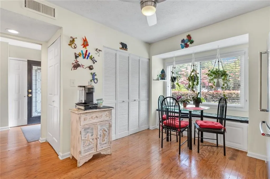 120 Goldrush Circle, Sandy Springs, Georgia 30328, 3 Bedrooms Bedrooms, ,2 BathroomsBathrooms,Residential,Sold,120 Goldrush Circle,7079320