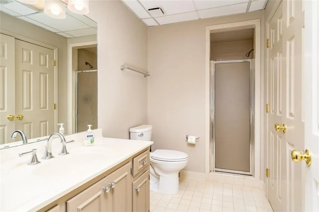 200 Treadwick Drive, Sandy Springs, Georgia 30350, 5 Bedrooms Bedrooms, ,5 BathroomsBathrooms,Residential,Sold,200 Treadwick Drive,6894371