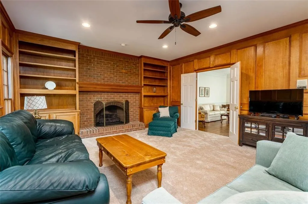 200 Treadwick Drive, Sandy Springs, Georgia 30350, 5 Bedrooms Bedrooms, ,5 BathroomsBathrooms,Residential,Sold,200 Treadwick Drive,6894371