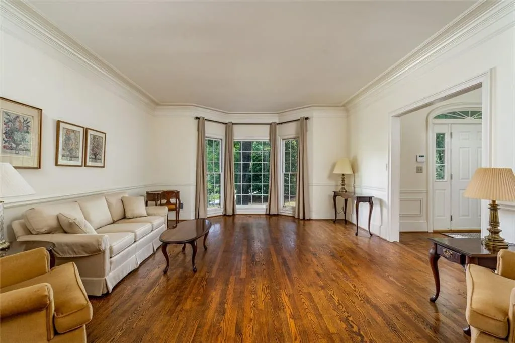 200 Treadwick Drive, Sandy Springs, Georgia 30350, 5 Bedrooms Bedrooms, ,5 BathroomsBathrooms,Residential,Sold,200 Treadwick Drive,6894371