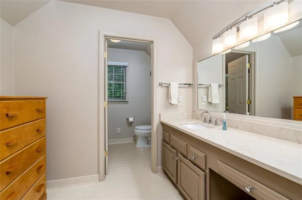 200 Treadwick Drive, Sandy Springs, Georgia 30350, 5 Bedrooms Bedrooms, ,5 BathroomsBathrooms,Residential,Sold,200 Treadwick Drive,6894371