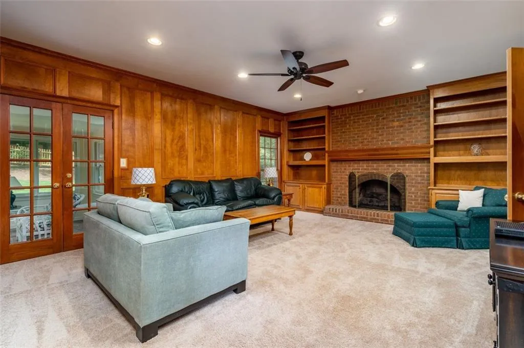 200 Treadwick Drive, Sandy Springs, Georgia 30350, 5 Bedrooms Bedrooms, ,5 BathroomsBathrooms,Residential,Sold,200 Treadwick Drive,6894371