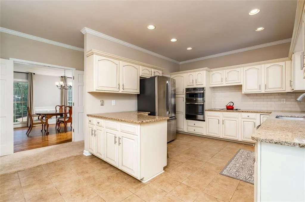 200 Treadwick Drive, Sandy Springs, Georgia 30350, 5 Bedrooms Bedrooms, ,5 BathroomsBathrooms,Residential,Sold,200 Treadwick Drive,6894371