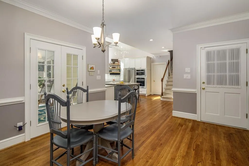 2920 Coles Way, Sandy Springs, Georgia 30350, 5 Bedrooms Bedrooms, ,4 BathroomsBathrooms,Residential,Sold,2920 Coles Way,6757949