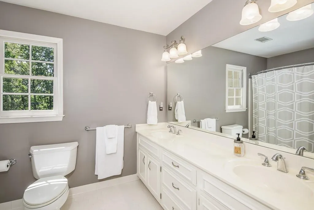 2920 Coles Way, Sandy Springs, Georgia 30350, 5 Bedrooms Bedrooms, ,4 BathroomsBathrooms,Residential,Sold,2920 Coles Way,6757949