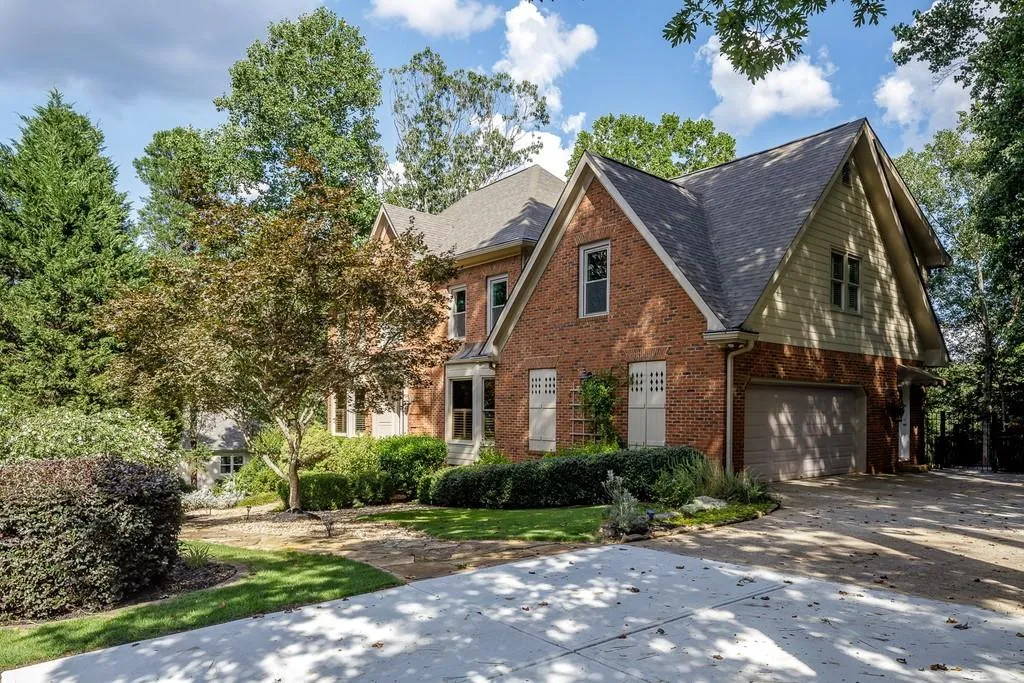 2920 Coles Way, Sandy Springs, Georgia 30350, 5 Bedrooms Bedrooms, ,4 BathroomsBathrooms,Residential,Sold,2920 Coles Way,6757949