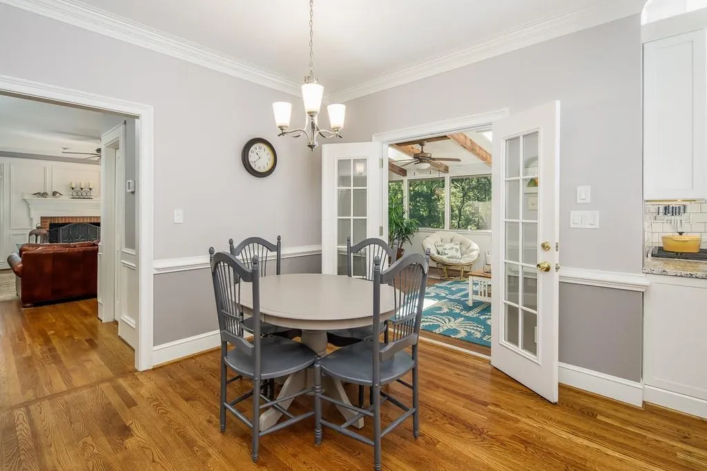 2920 Coles Way, Sandy Springs, Georgia 30350, 5 Bedrooms Bedrooms, ,4 BathroomsBathrooms,Residential,Sold,2920 Coles Way,6757949