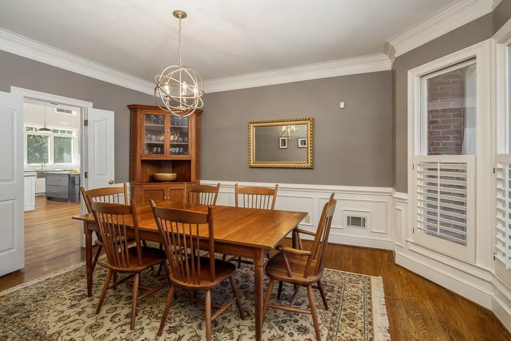 2920 Coles Way, Sandy Springs, Georgia 30350, 5 Bedrooms Bedrooms, ,4 BathroomsBathrooms,Residential,Sold,2920 Coles Way,6757949