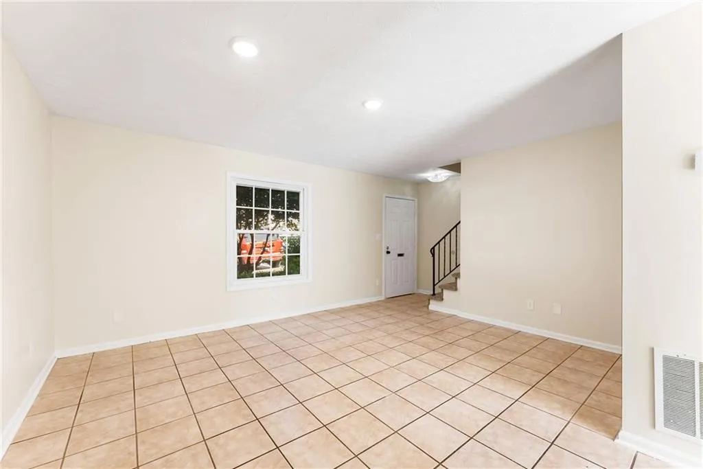 6404 Park Avenue Ne Unit D4, Atlanta, Georgia 30342, 2 Bedrooms Bedrooms, ,1 BathroomBathrooms,Residential,For Sale,6404 Park Avenue Ne Unit D4,7612804