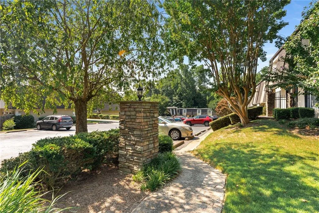 6404 Park Avenue Ne Unit D4, Atlanta, Georgia 30342, 2 Bedrooms Bedrooms, ,1 BathroomBathrooms,Residential,For Sale,6404 Park Avenue Ne Unit D4,7612804