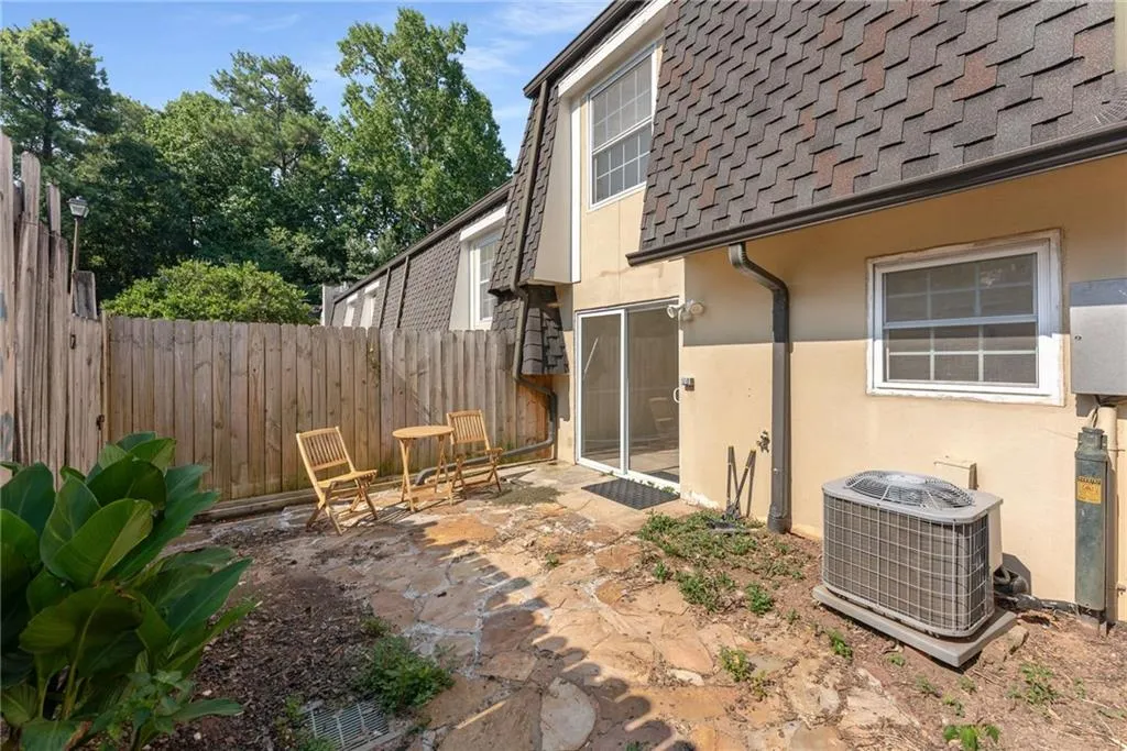 6404 Park Avenue Ne Unit D4, Atlanta, Georgia 30342, 2 Bedrooms Bedrooms, ,1 BathroomBathrooms,Residential,For Sale,6404 Park Avenue Ne Unit D4,7612804