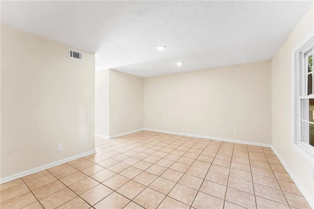 6404 Park Avenue Ne Unit D4, Atlanta, Georgia 30342, 2 Bedrooms Bedrooms, ,1 BathroomBathrooms,Residential,For Sale,6404 Park Avenue Ne Unit D4,7612804