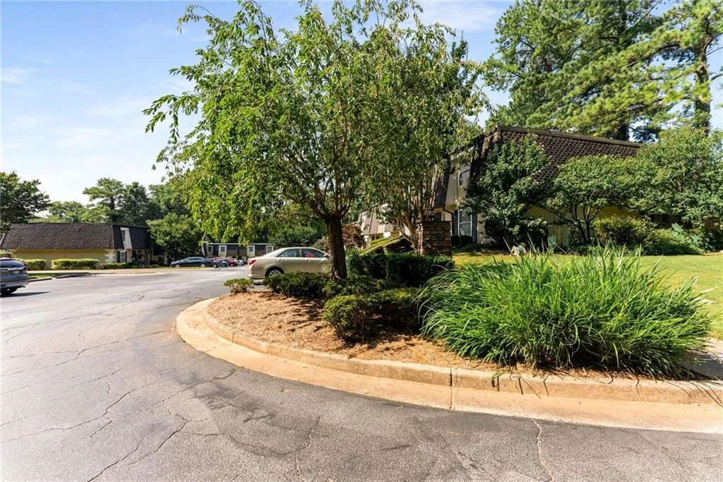 6404 Park Avenue Ne Unit D4, Atlanta, Georgia 30342, 2 Bedrooms Bedrooms, ,1 BathroomBathrooms,Residential,For Sale,6404 Park Avenue Ne Unit D4,7612804