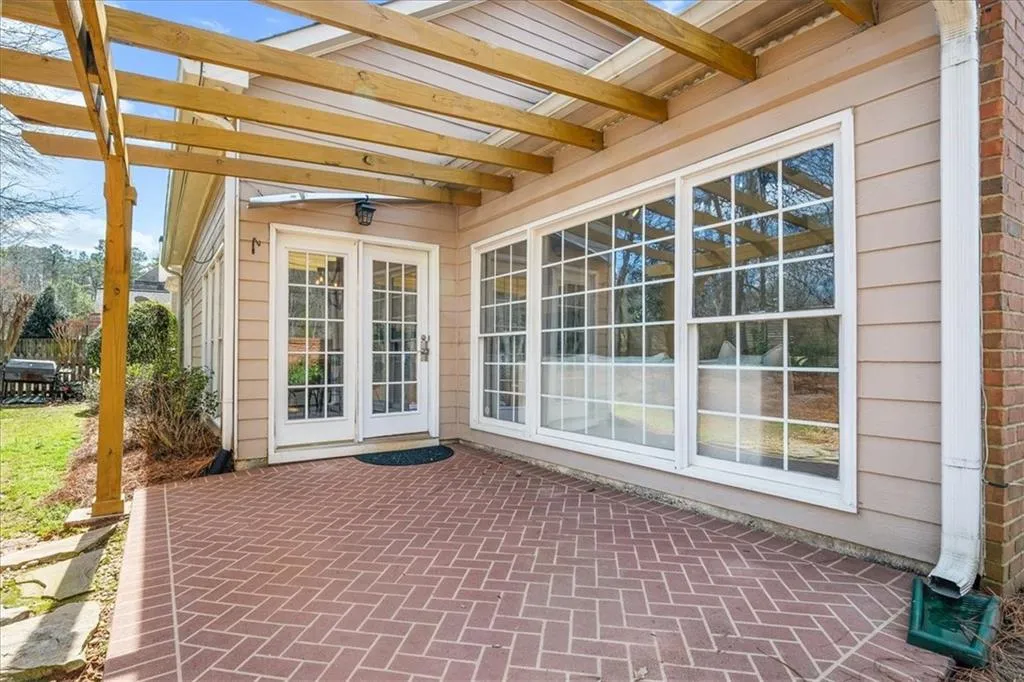 200 Somerset Court, Sandy Springs, Georgia 30350, 4 Bedrooms Bedrooms, ,3 BathroomsBathrooms,Residential,Sold,200 Somerset Court,7347614