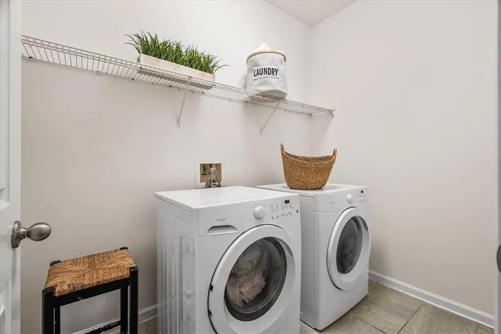 200 Somerset Court, Sandy Springs, Georgia 30350, 4 Bedrooms Bedrooms, ,3 BathroomsBathrooms,Residential,Sold,200 Somerset Court,7347614