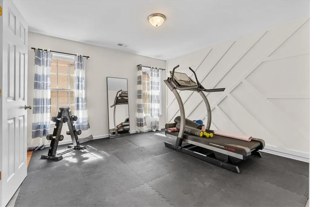 200 Somerset Court, Sandy Springs, Georgia 30350, 4 Bedrooms Bedrooms, ,3 BathroomsBathrooms,Residential,Sold,200 Somerset Court,7347614