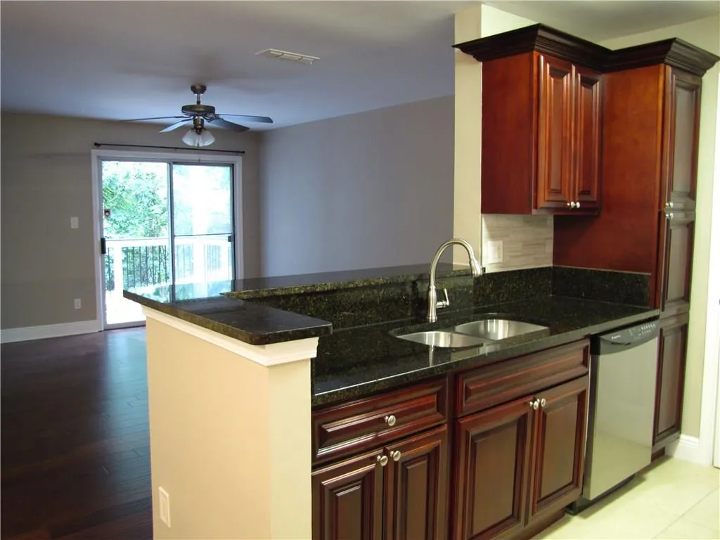 7104 Santa Fe Parkway Unit 7104, Sandy Springs, Georgia 30350, 2 Bedrooms Bedrooms, ,2 BathroomsBathrooms,Residential,Sold,7104 Santa Fe Parkway Unit 7104,6072530