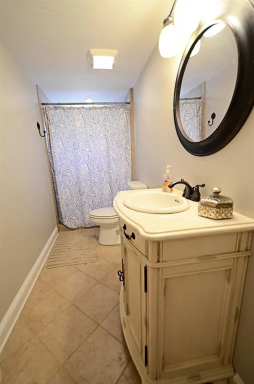 450 Glencourtney Drive, Sandy Springs, Georgia 30328, 5 Bedrooms Bedrooms, ,3 BathroomsBathrooms,Residential,Sold,450 Glencourtney Drive,6627003