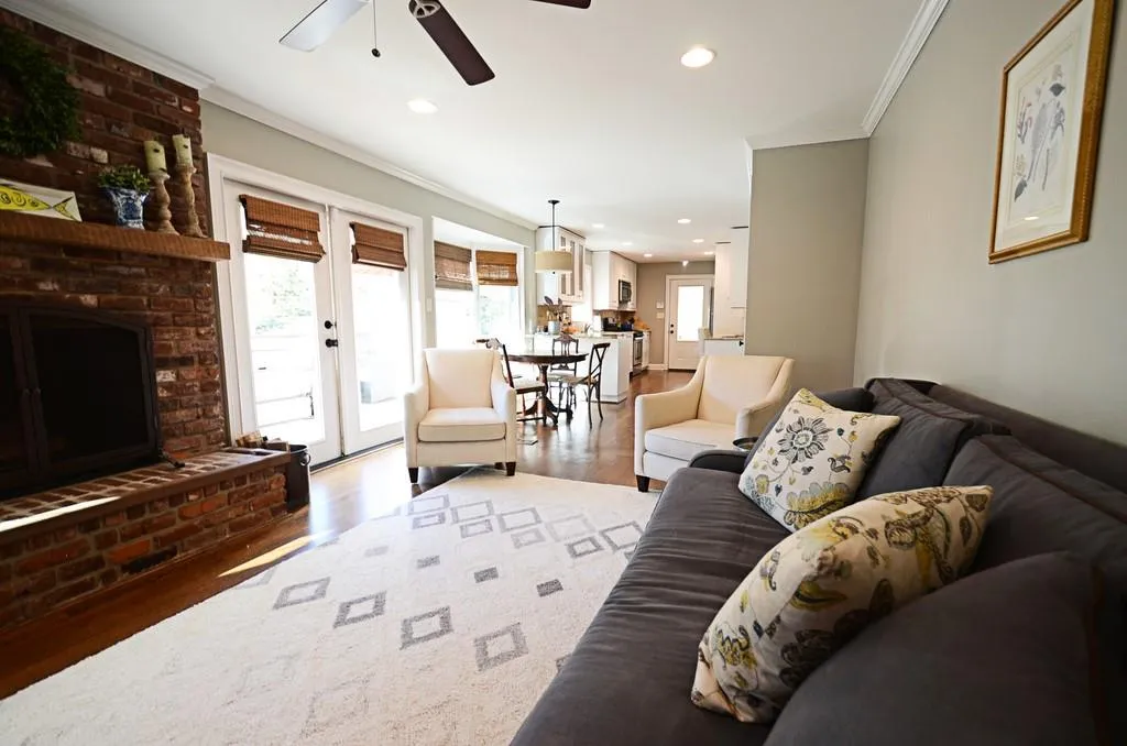 450 Glencourtney Drive, Sandy Springs, Georgia 30328, 5 Bedrooms Bedrooms, ,3 BathroomsBathrooms,Residential,Sold,450 Glencourtney Drive,6627003