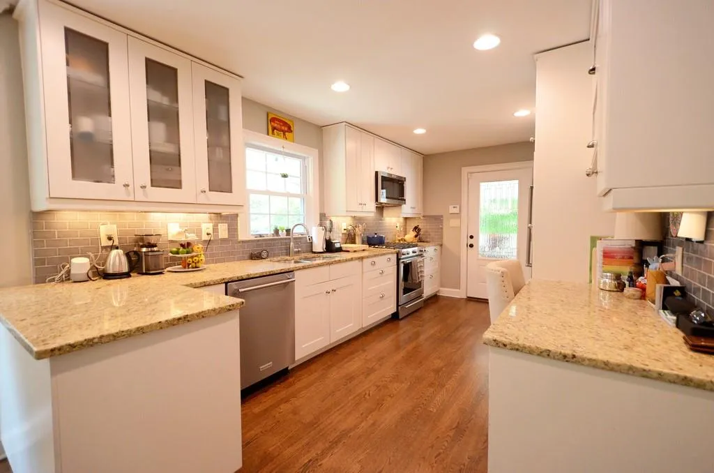 450 Glencourtney Drive, Sandy Springs, Georgia 30328, 5 Bedrooms Bedrooms, ,3 BathroomsBathrooms,Residential,Sold,450 Glencourtney Drive,6627003