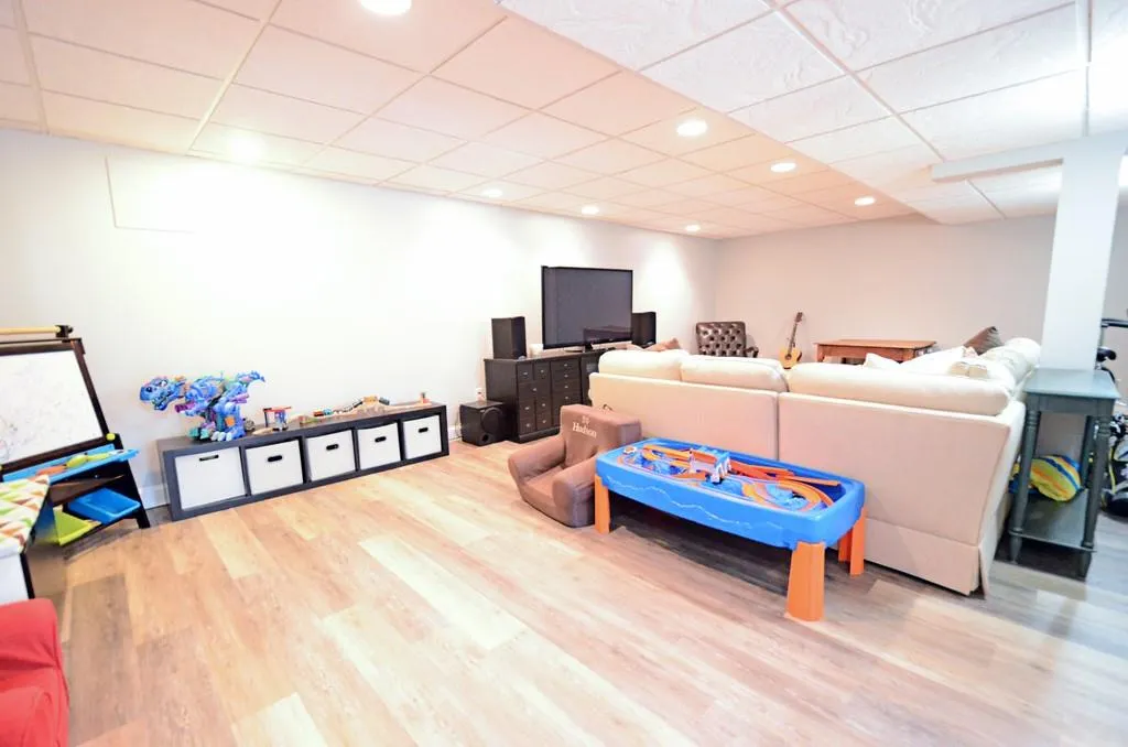 450 Glencourtney Drive, Sandy Springs, Georgia 30328, 5 Bedrooms Bedrooms, ,3 BathroomsBathrooms,Residential,Sold,450 Glencourtney Drive,6627003