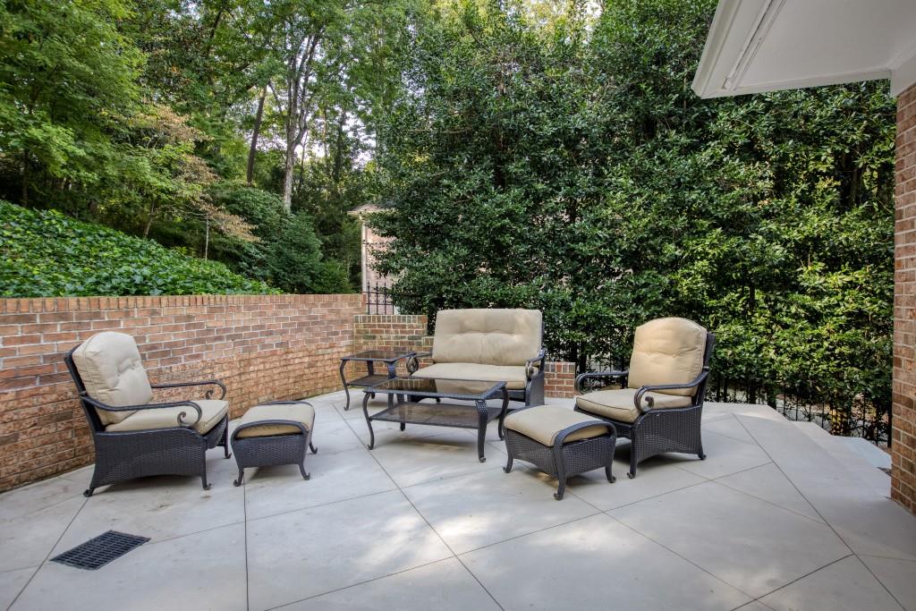 7185 Riverside Drive, Sandy Springs, Georgia 30328, 6 Bedrooms Bedrooms, ,4 BathroomsBathrooms,Residential,Sold,7185 Riverside Drive,7282861