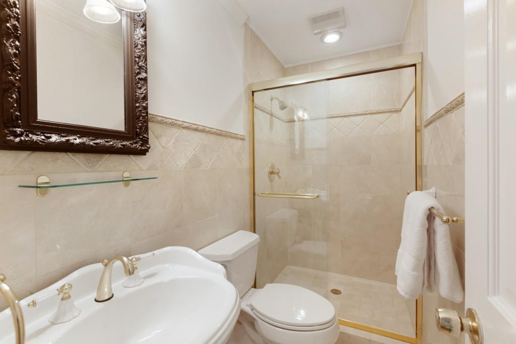 7185 Riverside Drive, Sandy Springs, Georgia 30328, 6 Bedrooms Bedrooms, ,4 BathroomsBathrooms,Residential,Sold,7185 Riverside Drive,7282861