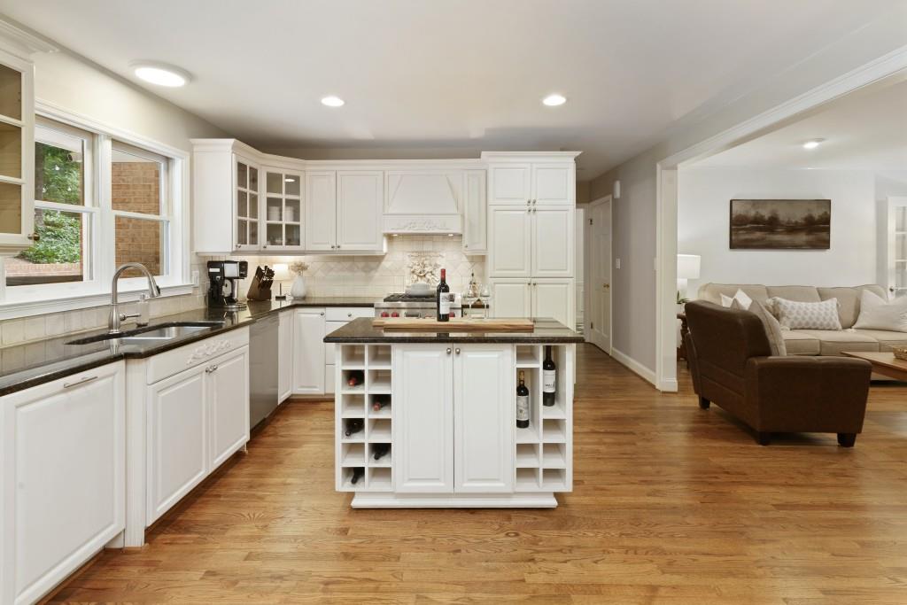 7185 Riverside Drive, Sandy Springs, Georgia 30328, 6 Bedrooms Bedrooms, ,4 BathroomsBathrooms,Residential,Sold,7185 Riverside Drive,7282861