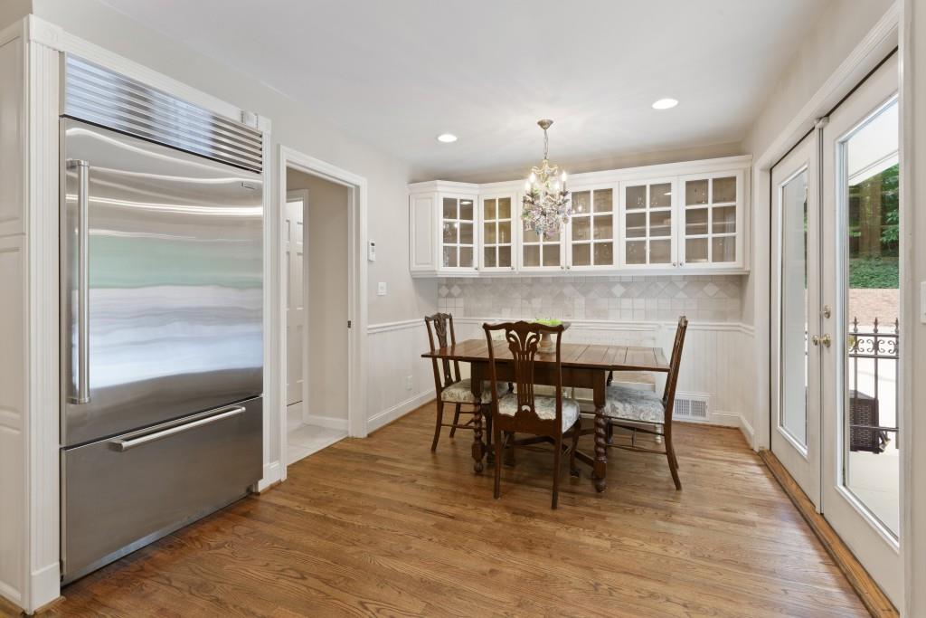 7185 Riverside Drive, Sandy Springs, Georgia 30328, 6 Bedrooms Bedrooms, ,4 BathroomsBathrooms,Residential,Sold,7185 Riverside Drive,7282861