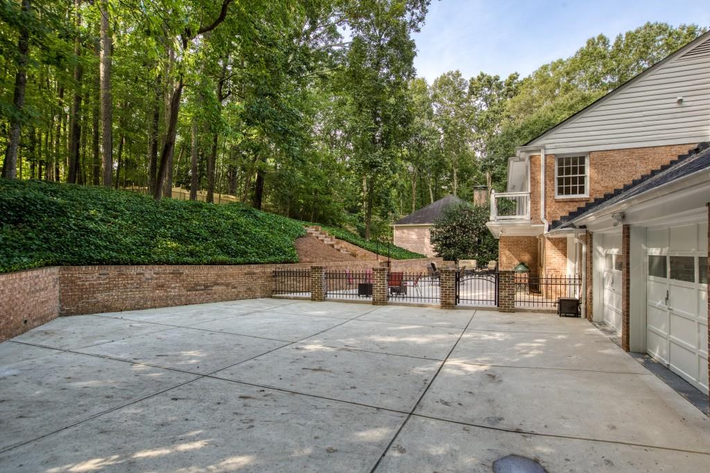 7185 Riverside Drive, Sandy Springs, Georgia 30328, 6 Bedrooms Bedrooms, ,4 BathroomsBathrooms,Residential,Sold,7185 Riverside Drive,7282861