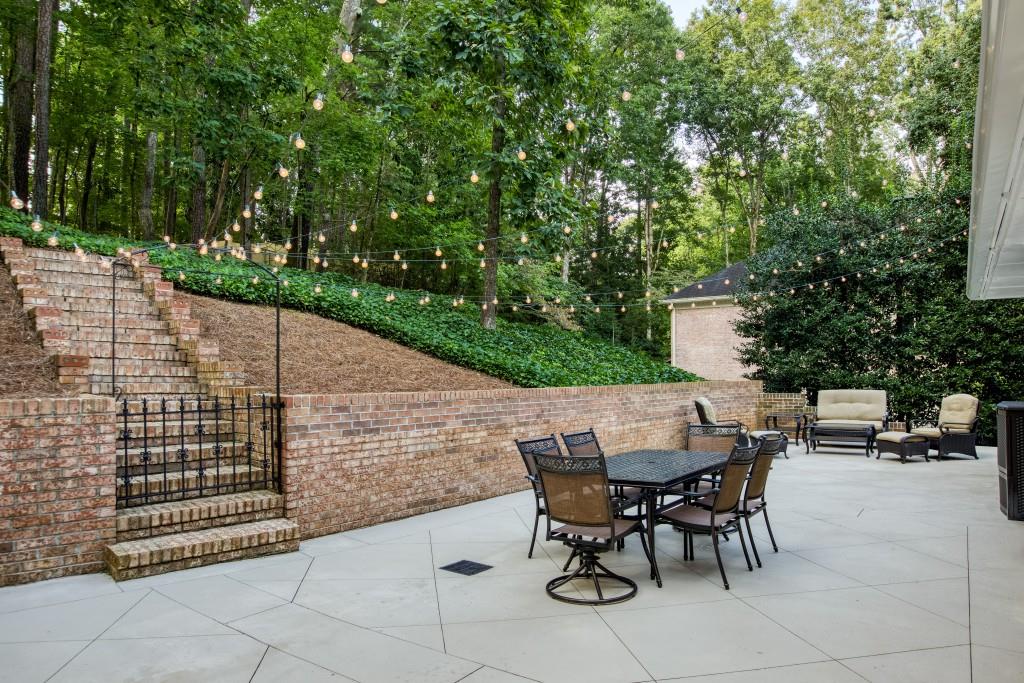 7185 Riverside Drive, Sandy Springs, Georgia 30328, 6 Bedrooms Bedrooms, ,4 BathroomsBathrooms,Residential,Sold,7185 Riverside Drive,7282861