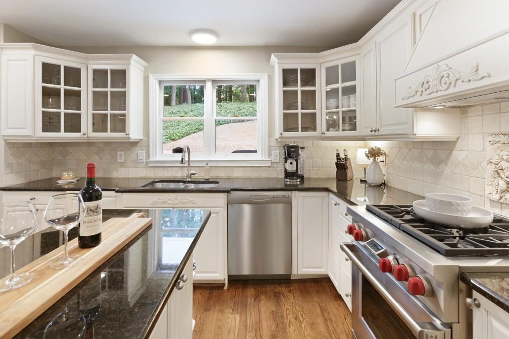 7185 Riverside Drive, Sandy Springs, Georgia 30328, 6 Bedrooms Bedrooms, ,4 BathroomsBathrooms,Residential,Sold,7185 Riverside Drive,7282861