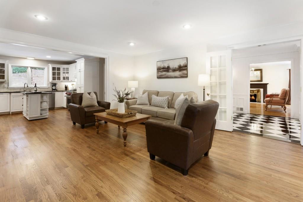 7185 Riverside Drive, Sandy Springs, Georgia 30328, 6 Bedrooms Bedrooms, ,4 BathroomsBathrooms,Residential,Sold,7185 Riverside Drive,7282861